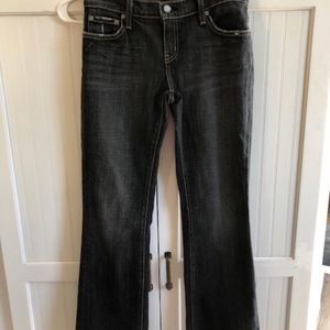 Kate jeans size 27  measures 28"